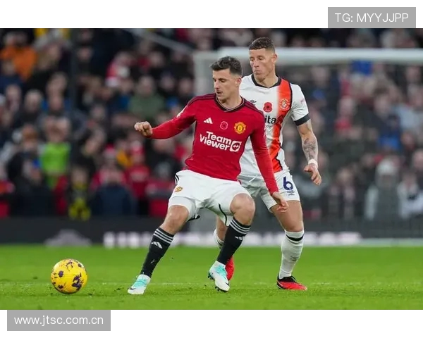 曼联激战伯恩茅斯四比四平局 B费卡塞米罗双双破门双方互交白卷