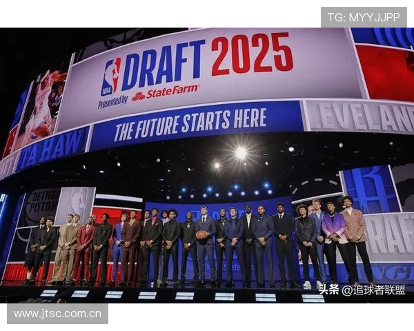 弗拉格盛赞欧文送车暖心前辈可靠引领球队成长篮球赛场凝聚更衣室